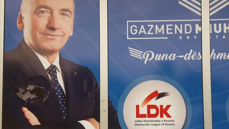 Sulmohen zyrat e LDK-së në Pejë (Foto)