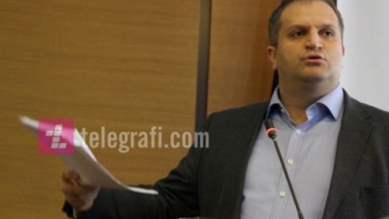 Ahmeti reagon ndaj Vllahiut: Nuk ia pastrojmë këpucët Qeverisë