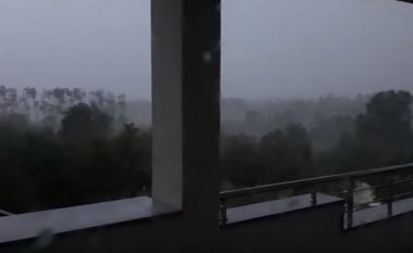 Stuhi e madhe goditi mbrëmë Podujevën (Video)