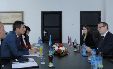 Britania interesohet për Doganat e Kosovës