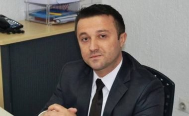 Deputeti Berisha e quan gjest racist e qyqarë veprimin e avokatit Gashi ndaj personit që kërkonte lëmoshë në Prishtinë