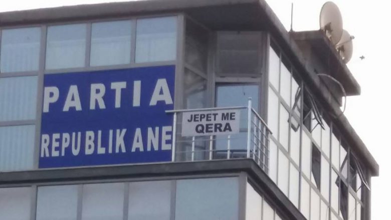 Një parti shqiptare “jepet me qira”! (Foto)