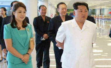 Misteri i Zonjës së Parë të Koresë së Veriut – si duket dhe me çfarë merret gruaja e Kim Jong-un (Foto/Video)
