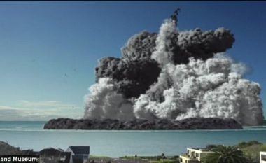 Pamje që tregojnë se çfarë do të ndodhte në rast të shpërthimit të një vullkani nënujor (Video)