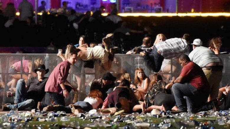 Sulm në Las Vegas: Konfirmohen 50 të vdekur dhe mbi 200 të plagosur (Foto/Video)