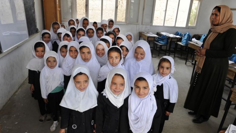 Dy e treta e vajzave afgane nuk shkollohen