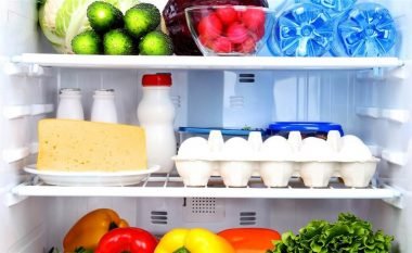 Sa gjatë guxoni t’i mbani ushqimet e ndryshme në frigorifer