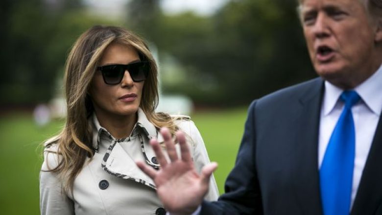 Teori konspirative: Paraqitjet publike të Melania Trump kanë nxitur njerëzit të mendojnë se ajo zëvendësohet nga një grua tjetër (Foto/Video)