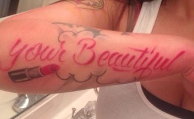 “Vepra arti”, tatuazhe me gabime gramatikore (Foto)