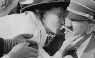 Publikohet për herë të parë videoja, ku shihet një grua amerikane duke puthur Hitlerin (Foto/Video)
