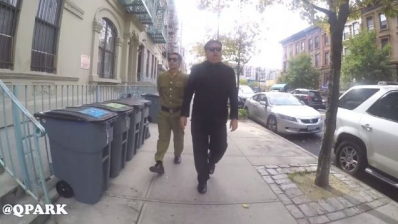 Vishet si Kim Jong-un dhe shëtitet rrugëve të New York-ut, reagimet e qytetarëve ishin nga më të ndryshmet (Video)