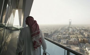 Arabia Saudite ndërton mega-qytetin me një sipërfaqe prej 26.500 kilometra katrorë, që do të kushtojë 500 miliardë dollarë (Foto/Video)