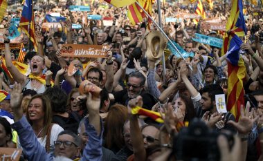 Vetëm 40 minuta pas shpalljes së pavarësisë, Senati spanjoll miraton kontrollin direkt mbi Kataloninë