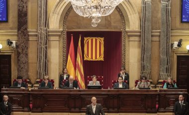 Momenti i shpalljes së pavarësisë së Katalonisë (Video)