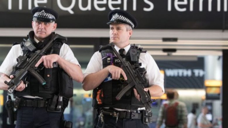 Heathrow nis hetimet pa gjetjes së të dhënave antiterror në USB