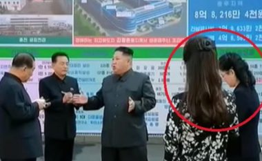 Kim Jong-un viziton fabrikën e produkteve kozmetike, në fokus ishin motra dhe gruaja e tij (Video)
