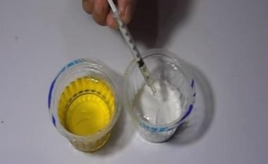 Përzieni pastën e dhëmbëve me urinë për të kuptuar nëse jeni shtatzënë (Video)