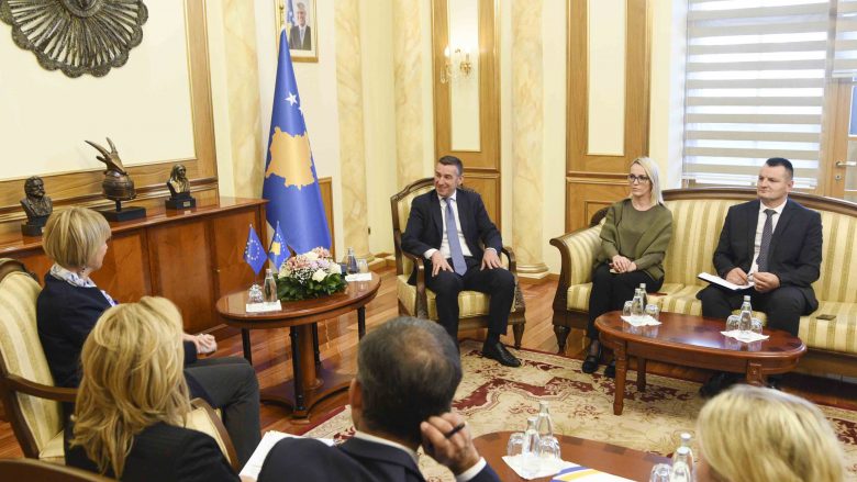 Veseli: Qytetarët e Kosovës meritojnë liberalizimin e vizave 
