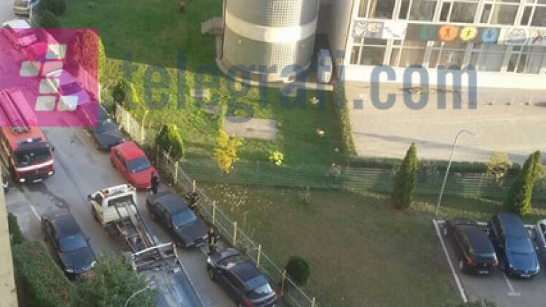Policia plagos një person në Prishtinë, tentoi të vidhte dhe goditi policët me veturë