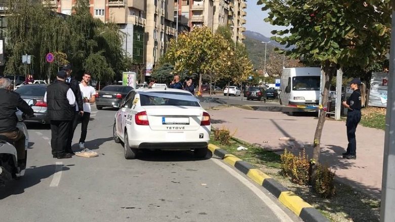 Incident në qendër të Tetovës, sulmohet me thikë taksisti