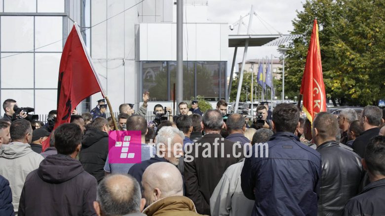 Veteranët tentojnë të hynë në Qeveri (Foto)