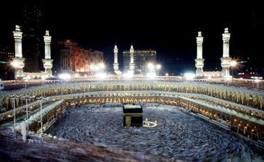 Pamjet që kanë nxitur reagime të ashpra te myslimanët, “propozohet” ndërtimi i një kulmi palosës në qytetin e shenjtë të Mekës (Foto/Video)