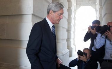 I përshkruar si i rreptë dhe metodik: Robert Mueller, prokurori që po trondit Shtëpinë e Bardhë