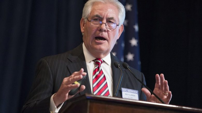 Tillerson: Pavarësisht marrjes së Rakës, lufta nuk ka përfunduar