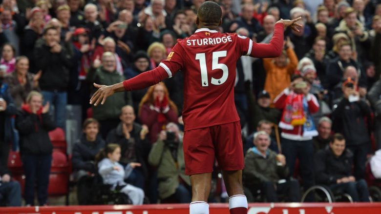 Liverpooli në epërsi ndaj Huddersfieldit, shënojnë Sturridge dhe Firmino (Video)