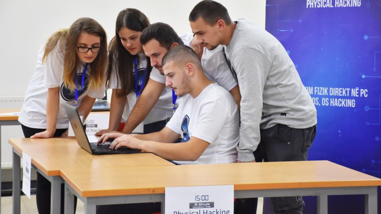 Fillon hakimi në garën “Hack Day Kosova 2017” (Foto)