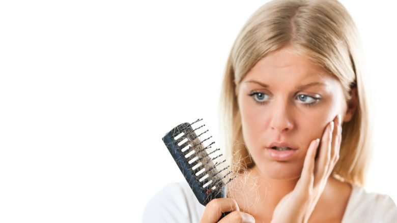 70% e femrave përjetojnë rënie të flokëve – si ta parandaloni këtë dukuri?