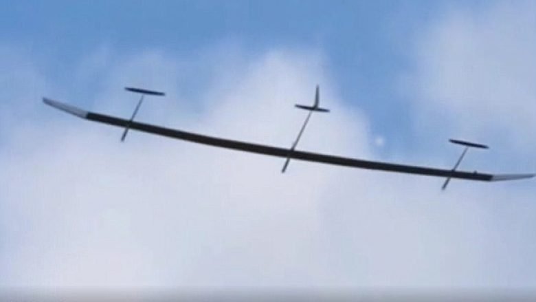 Dronët që lëvizin me energji diellore, mund të qëndrojnë për ditë të tëra në fluturim (Video)