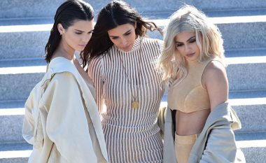 Klani Kardashian/Jenner nënshkruan marrëveshje 150 milionë dollarëshe për zgjatjen e serialit