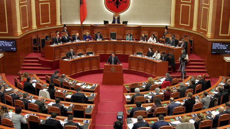 Kuvendi i Shqipërisë mban seancë të posaçme për dënimin e gjenocidit serb në Srebrenicë më 7 korrik