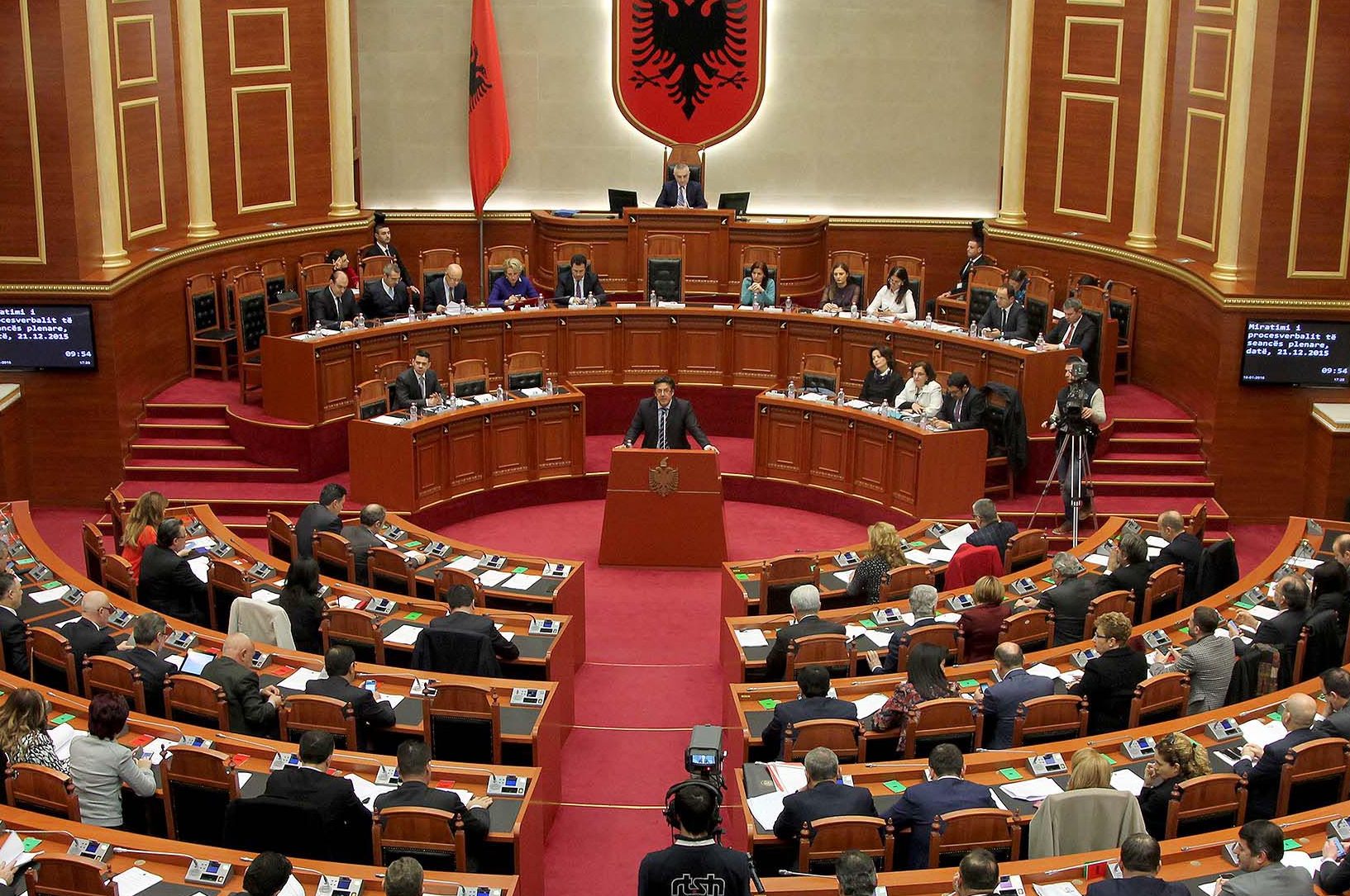 Kuvendi i Shqipërisë mban seancë të posaçme për dënimin e gjenocidit serb në Srebrenicë më 7 korrik