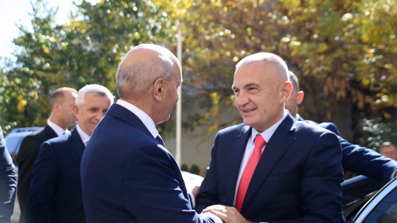 Mustafa takon presidentin Ilir Meta, flasin për zhvillimet në Kosovë