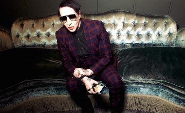 Manson i anulon koncertet pas aksidentit në skenë që e la të lënduar (Foto/Video)
