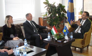 Hungaria mbështet Kosovën me projekte konkrete