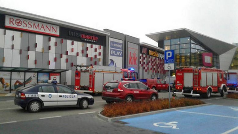 Një i vdekur dhe nëntë të plagosur nga një sulm në një qendër tregtare në Poloni