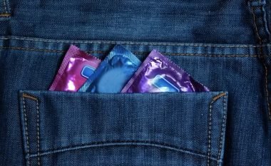 Pse meshkujt nuk preferojnë të vënë prezervativ? Duket se kjo ka të bëjë me madhësinë e tyre të penisit