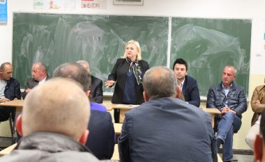 Valdete Idrizi zotohet se Mitovica do të ketë transport të organizuar urban