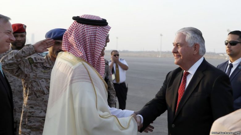 Tillerson: Milicitë e mbështetura nga Irani “të shkojnë në shtëpi”