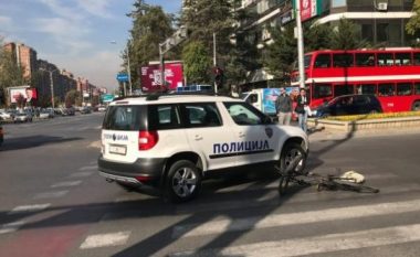 Shkup, policia aksidenton biçiklistin në vendkalim për këmbësorë (Foto)