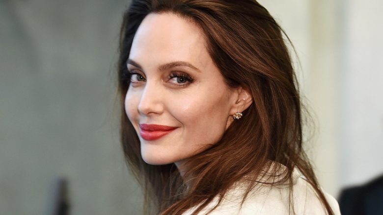 Angelina Jolie e dashuruar marrëzisht në truprojën e saj