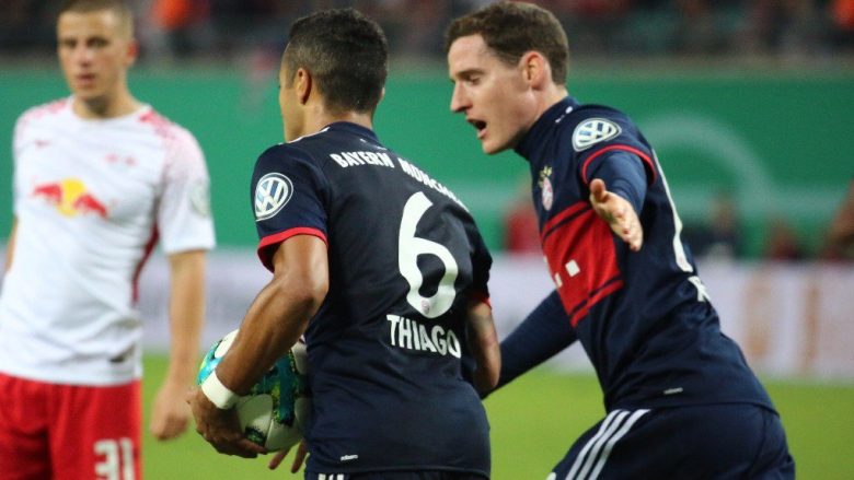 Bayerni triumfon pas penaltive kundër Leipzigut (Foto/Video)
