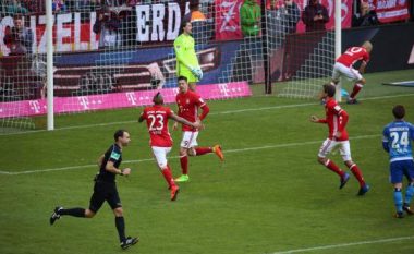 Formacionet zyrtare: Hamburg – Bayern Munich, Mavraj titullar  