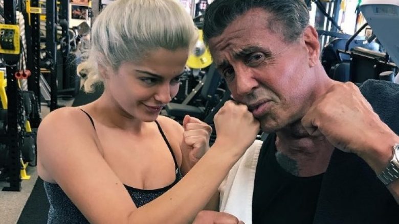 Bebe Rexha sërish takohet me Sylvester Stallonen, tregon se si e shpëtoi aktori nga depresioni (Video)