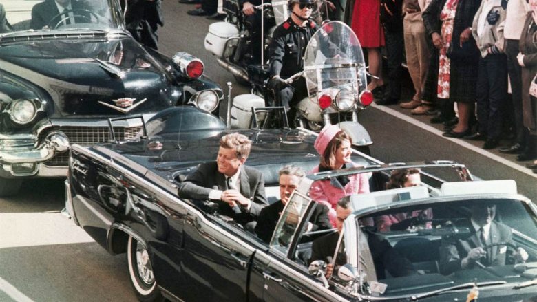 Telefonata misterioze, 25 minuta para vrasjes së Kennedy-t: Lajmëroni ambasadën amerikane për një lajm të madh!