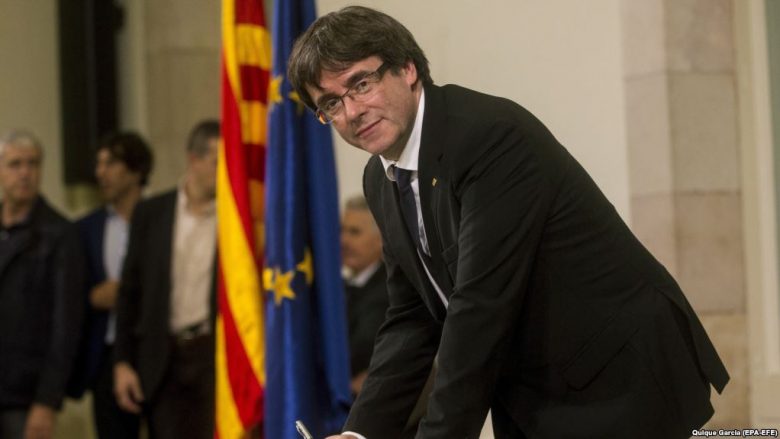 Spanjë: Afrohet afati që liderët e Katalonjës të deklarohen