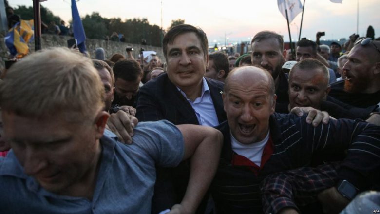 Saakashvili: Të përmbushen kërkesat e protestuesve